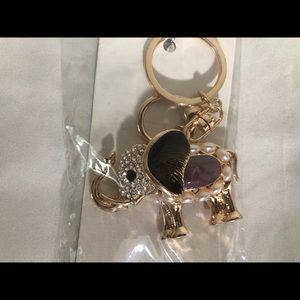 Elephant pendant keychain